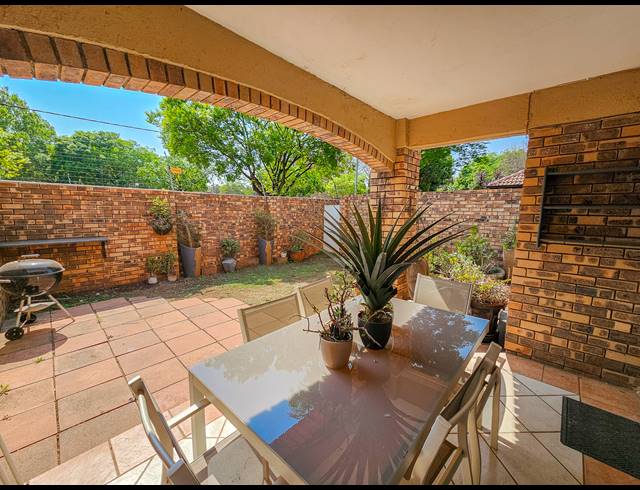 3 BEDROOM DUPLEX FOR SALE IN DIE HOEWES